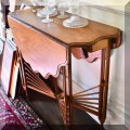 F74. Oak gate leg table. 